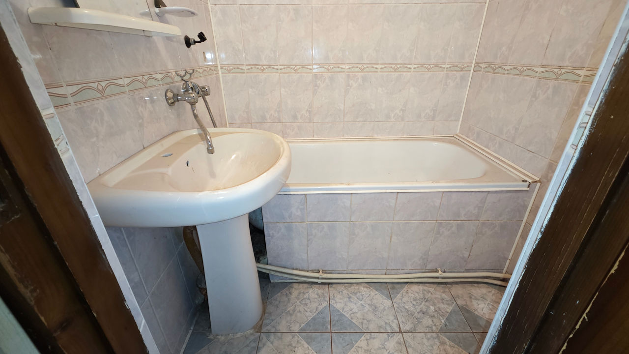 Apartament cu 3 camere,  Podul Chișinăului,  Bălți mun. foto 12