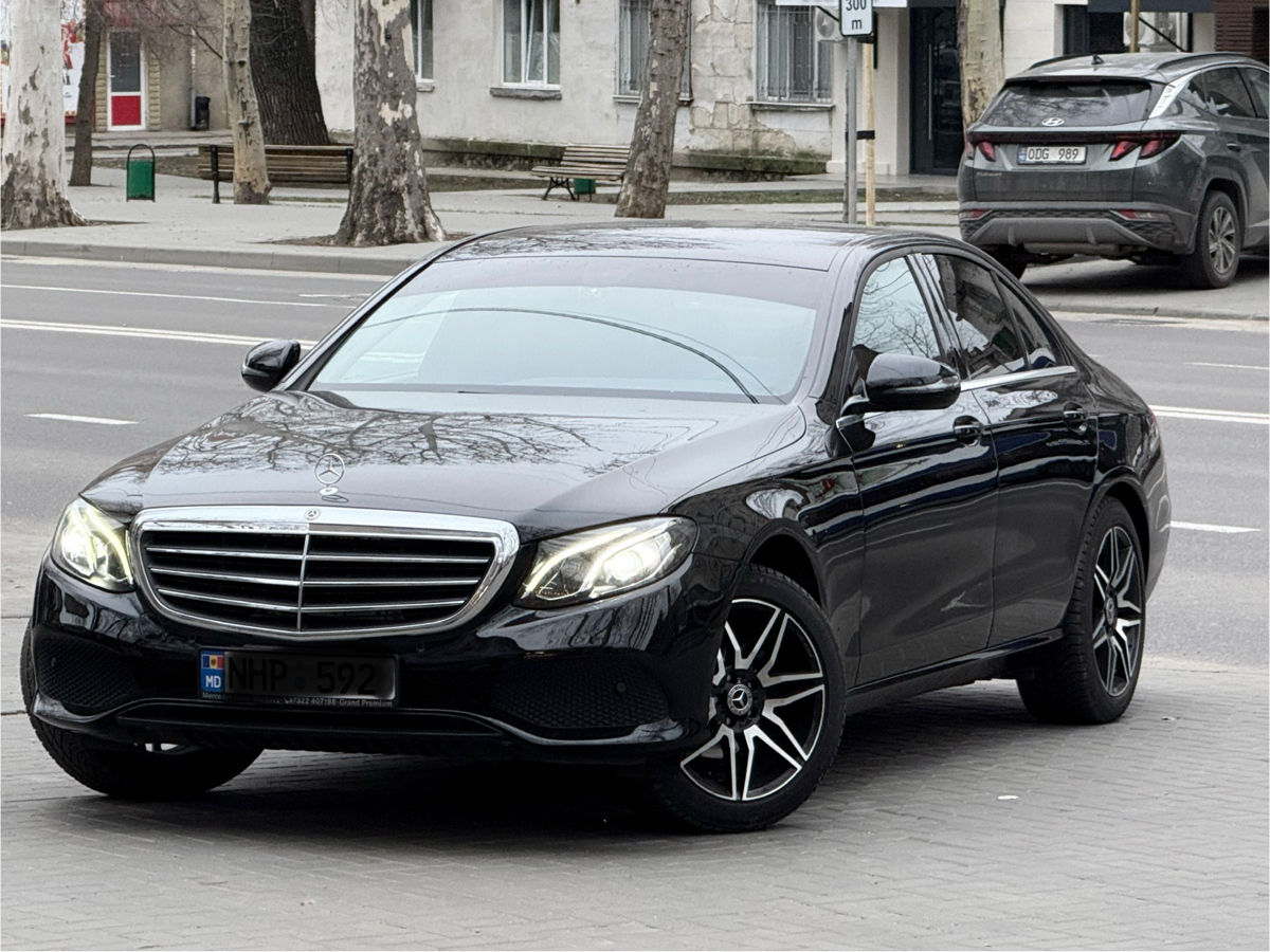 Mercedes E-Class foto 0