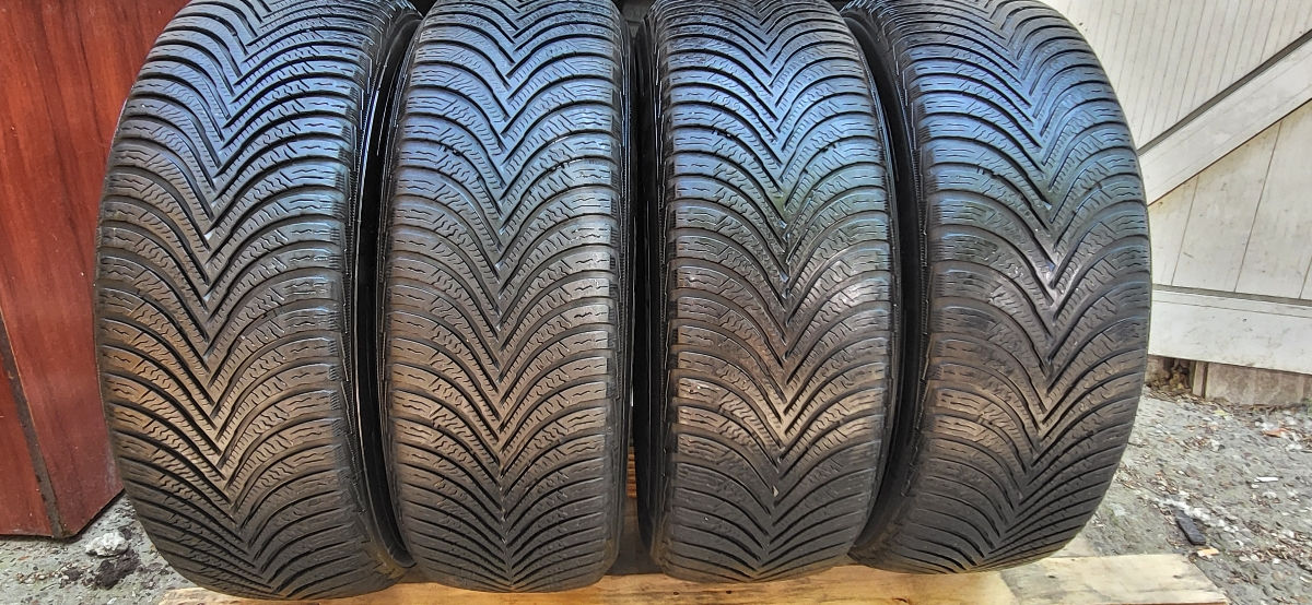 Шины 205/60 R16 Michelin  фото 0