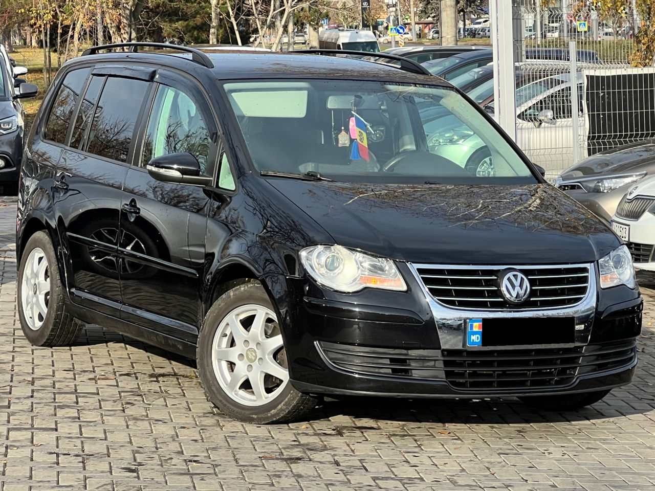 Volkswagen Touran foto 0