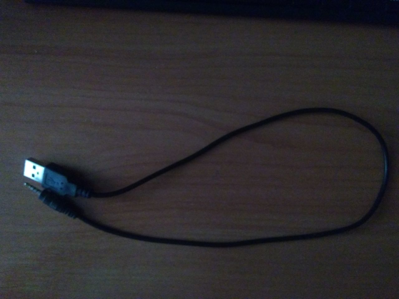 Часы-шпаргалка. Включаются только, когда подключены через юсб кабель в ...