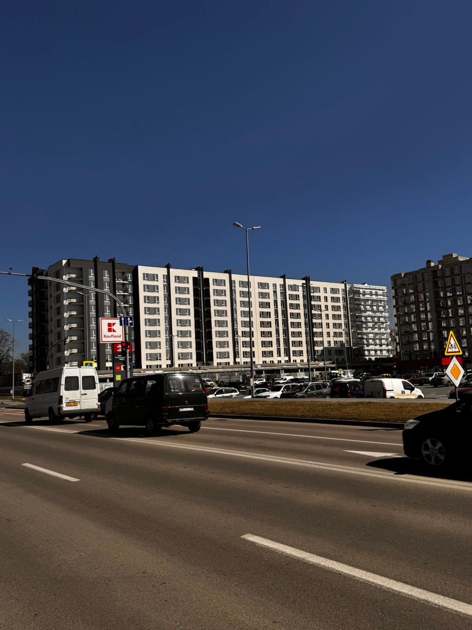 Se vinde Apartament  Or. Ungheni, str. Vasile Lupu  foto 1