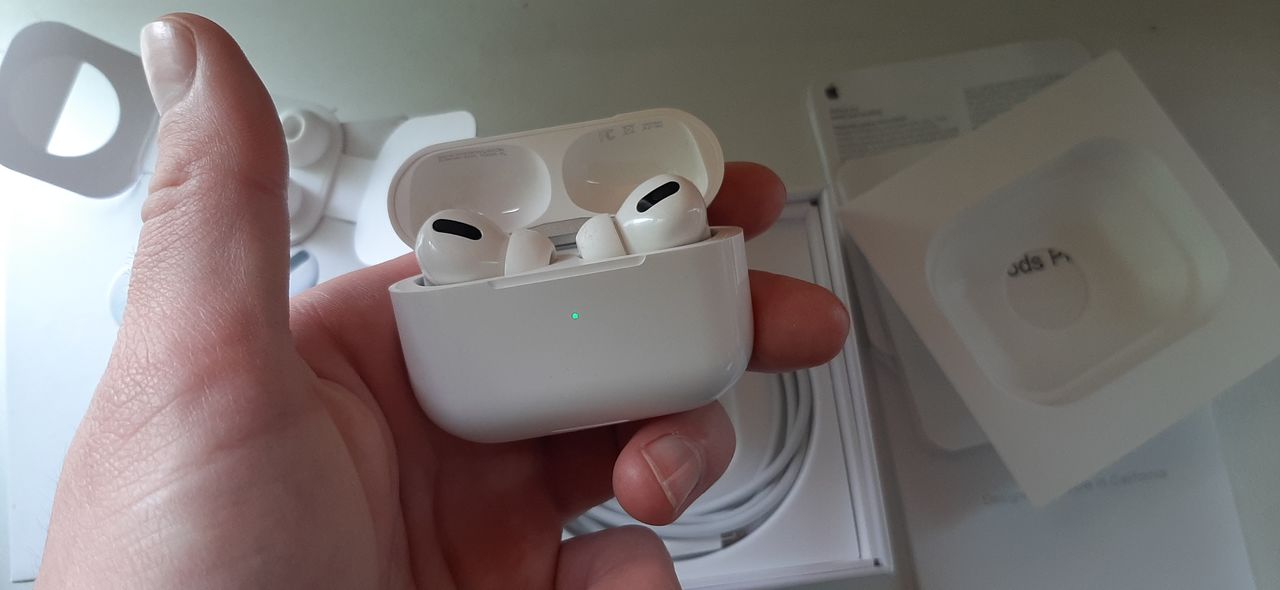 Продажа копий airpods под видом оригинала