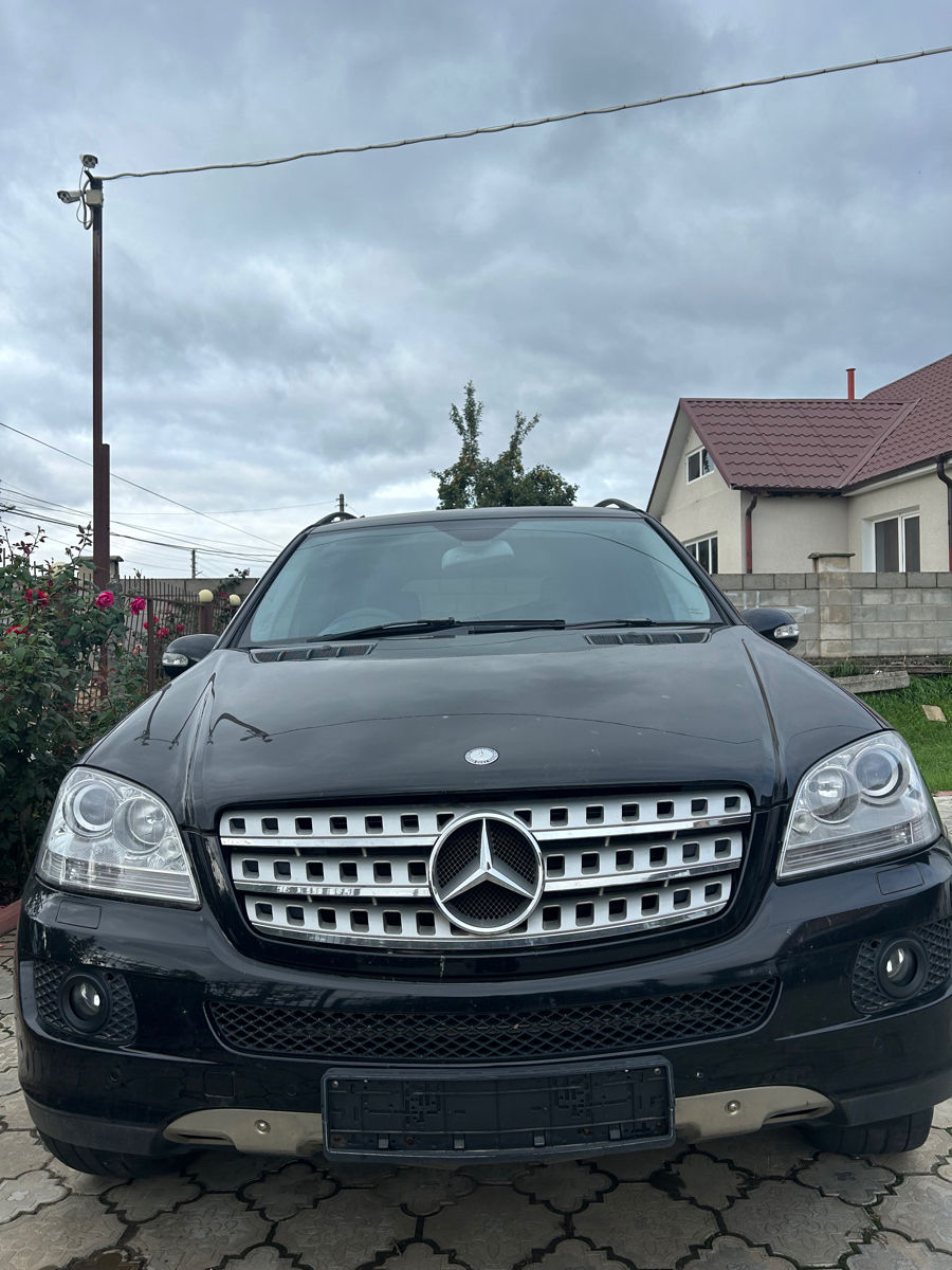 Mercedes E-Class foto 1