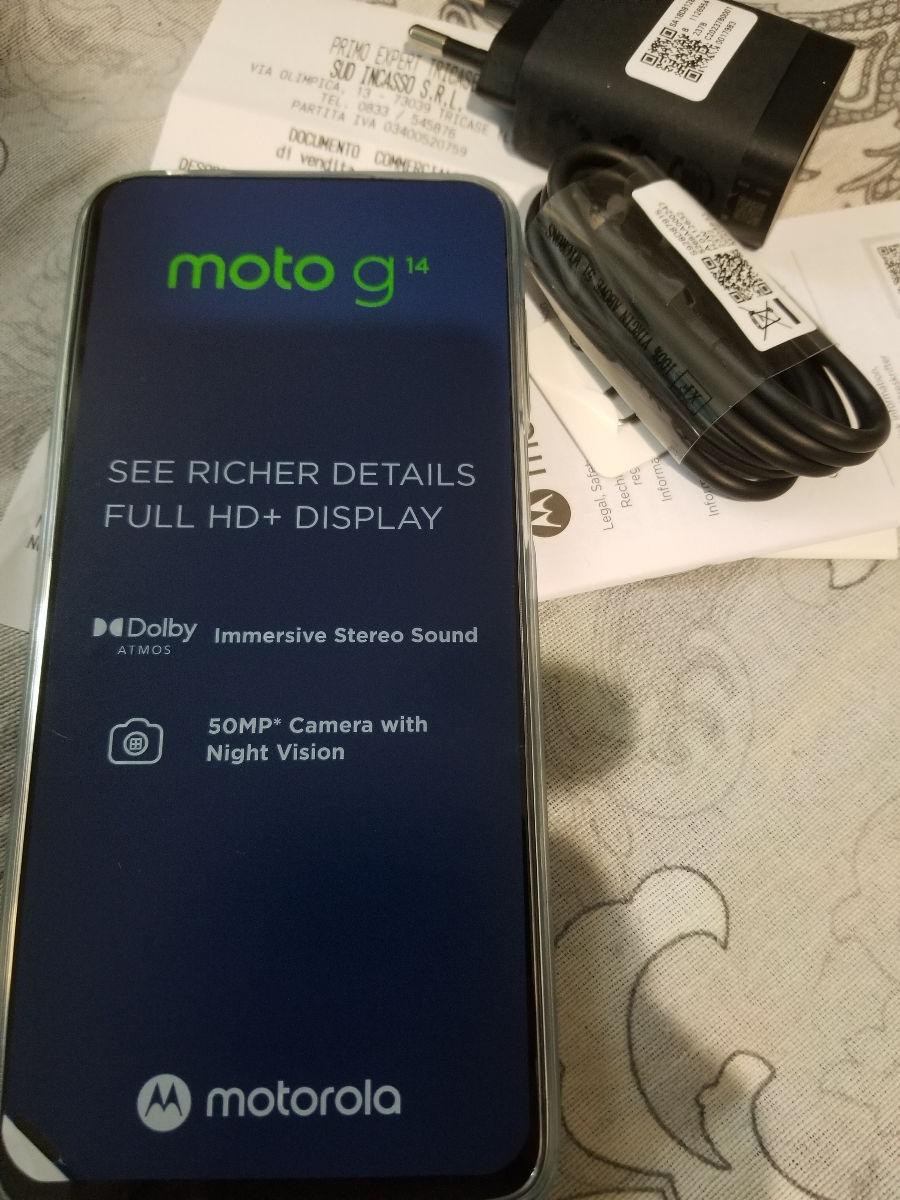 Motorola G14 + чехол со стилусом.