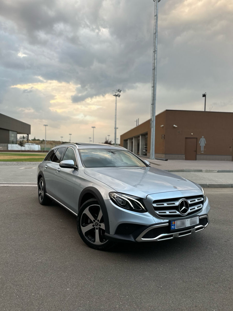 Mercedes E-Class foto 0