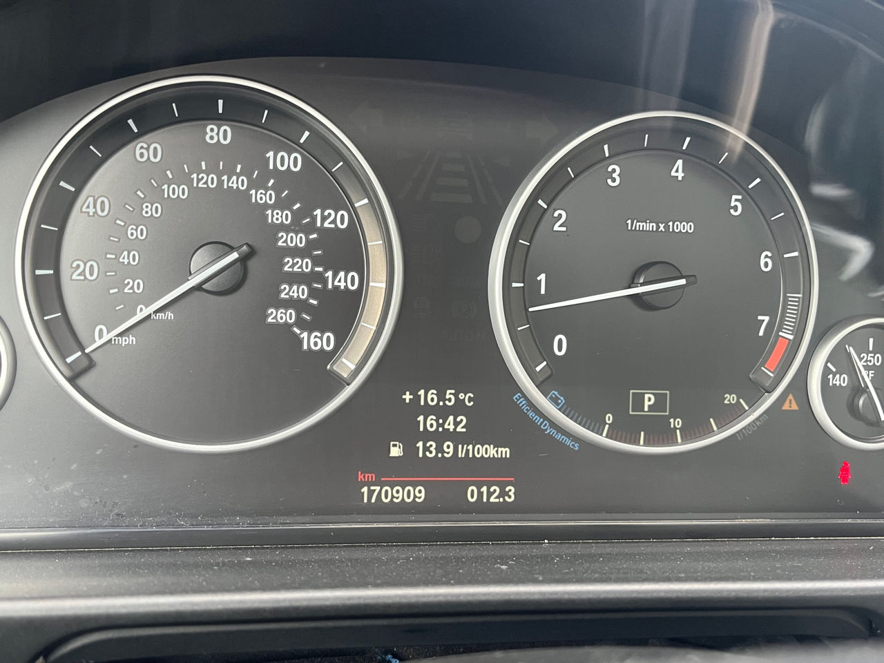 BMW 5 Series foto 12