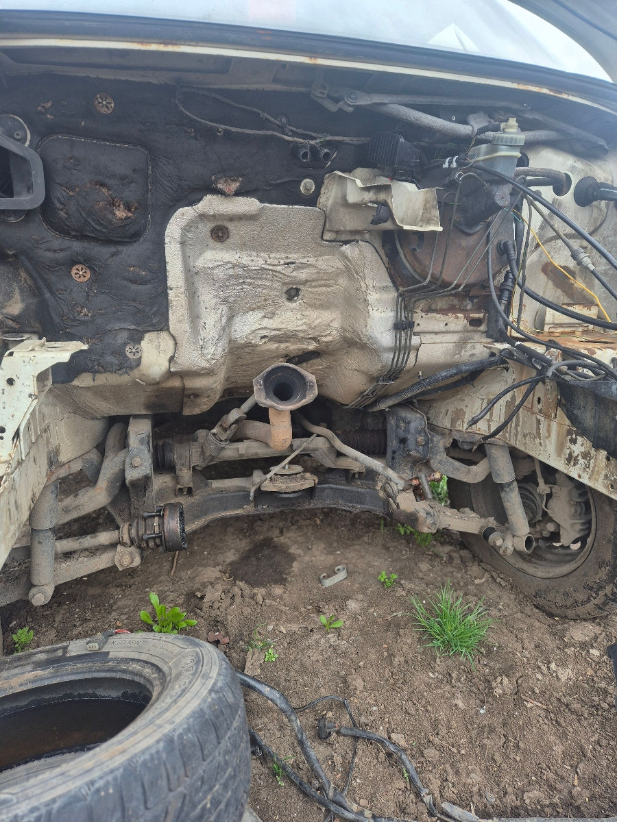 T4  1.9 Disel piese  T 4 1992 foto 4