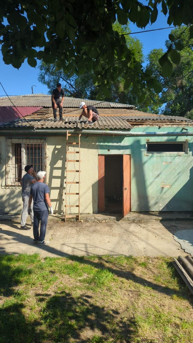 Construim piscine. Brigada de constructori. foto 3