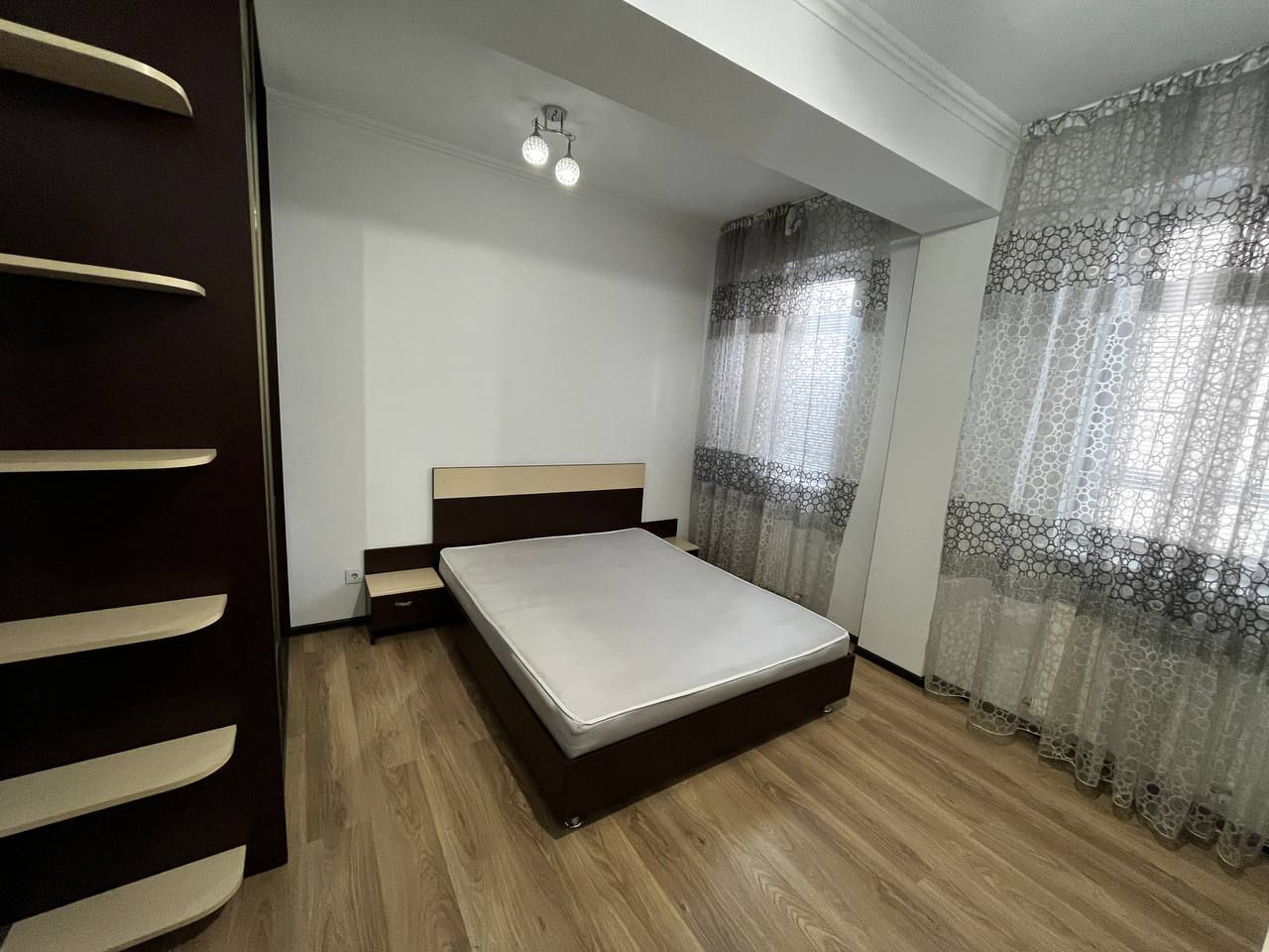 Apartament cu 2 camere, 90 m², Centru, Chișinău foto 0