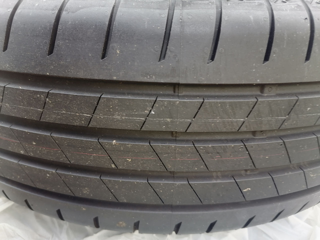 Bridgestone Turanza 215 60 R17, 4 новые шины
