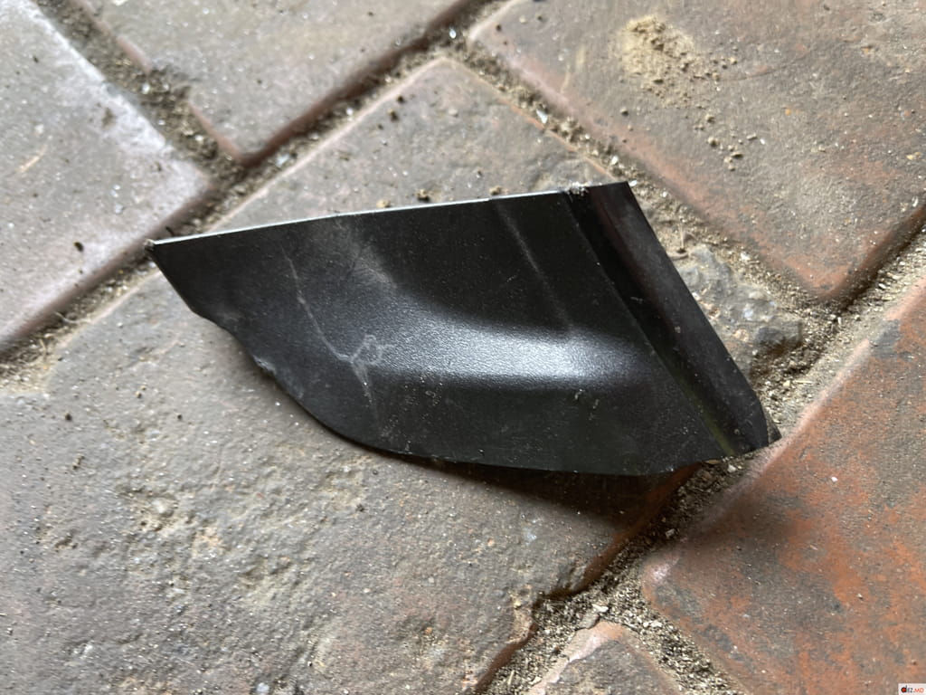 Куплю пластик под лобовое стекло toyota prius 30 (2010-2015) американка