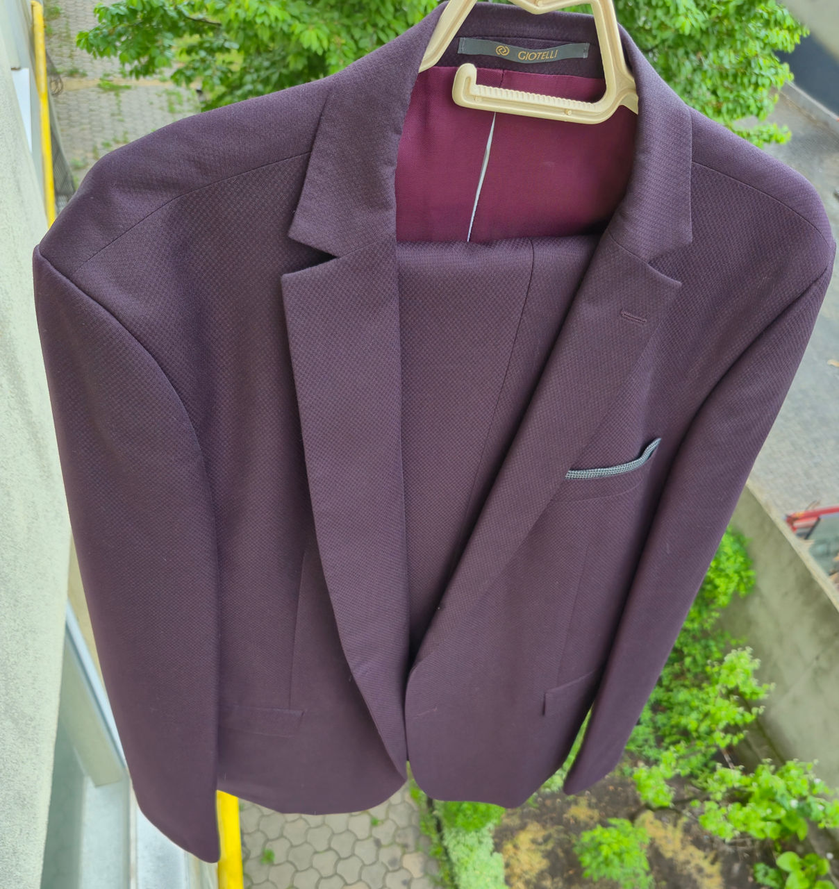 Costum clasic culoare Bordo,Pantaloni, Sacou. foto 0