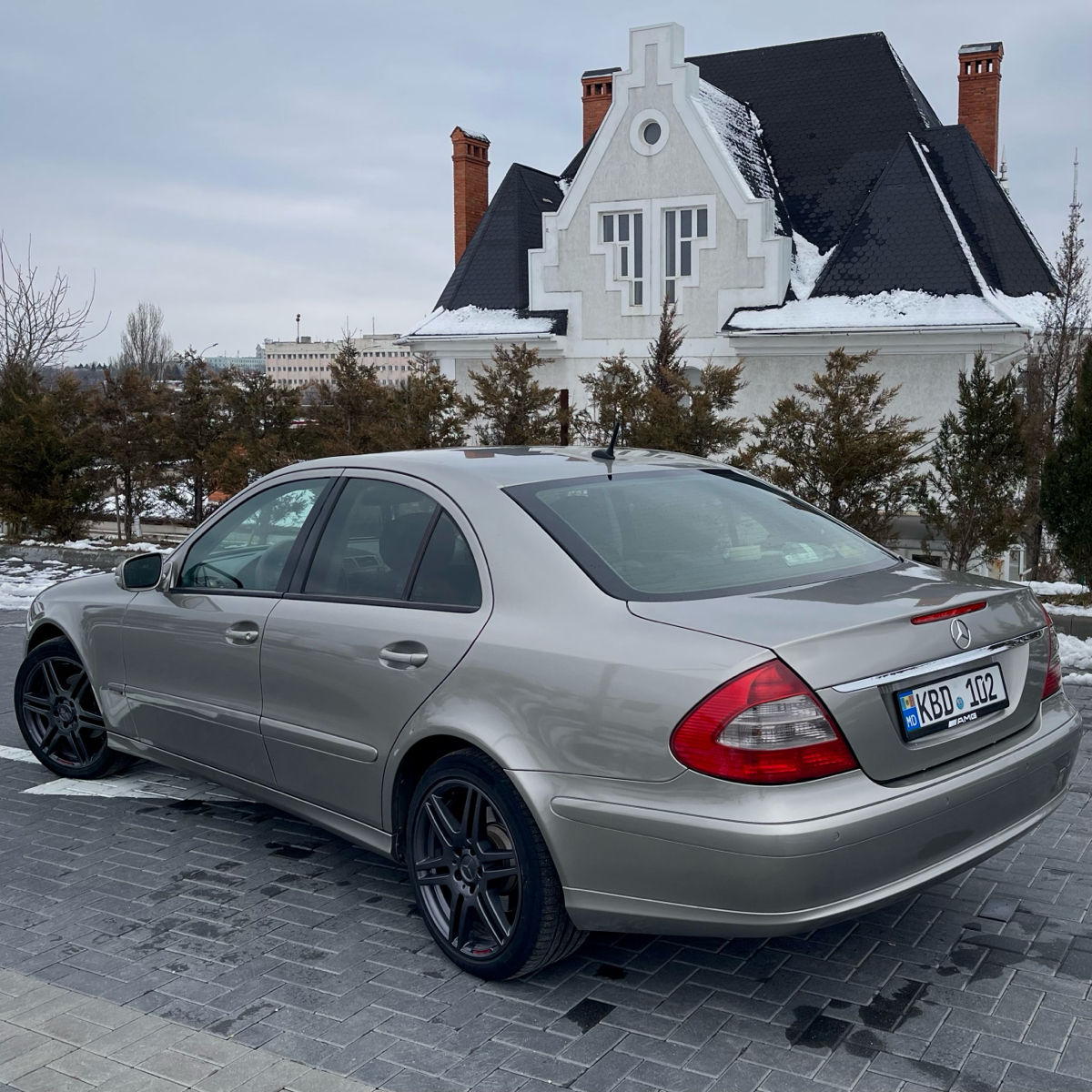 Mercedes E-Class foto 1