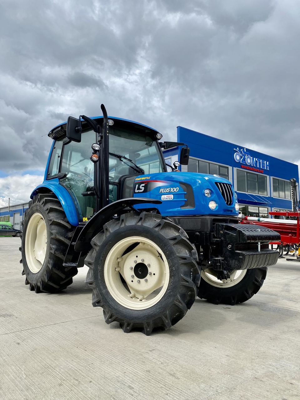 Se vinde  tractor de ultimă generație Leus LS Plus 100 foto 0