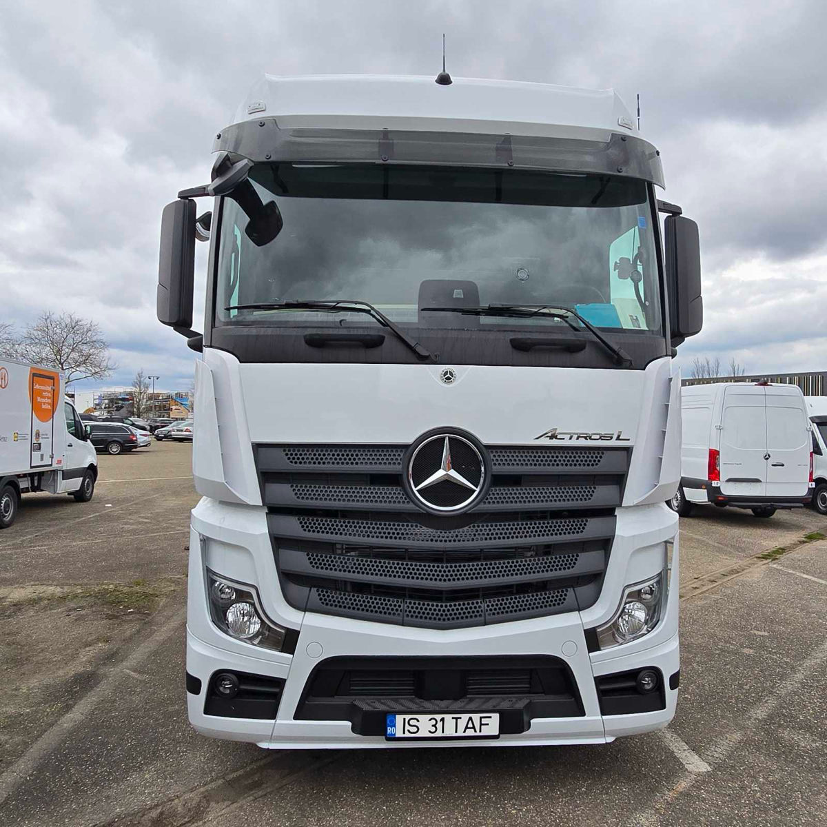 Șofer C+E pentru Comunitatea Europeană / plecare din Chisinau cu camionul foto 1