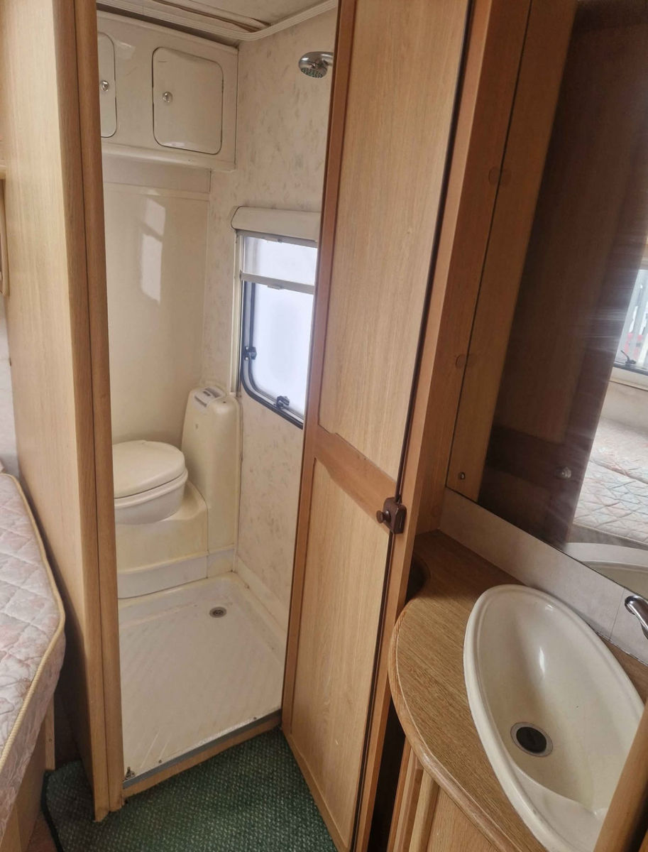Spre vinzare Rulota, Caravan  foto 3