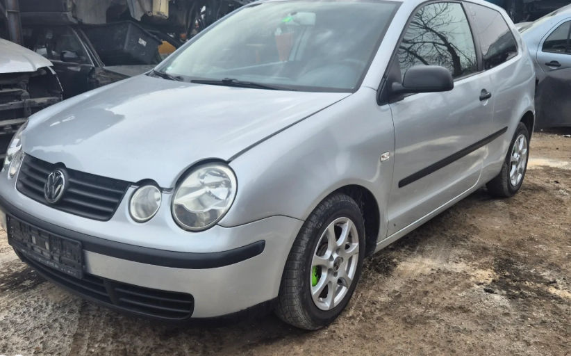 Piese auto Vw Polo 9N 9N1 2003 1.2 benzina in 2 usi foto 0