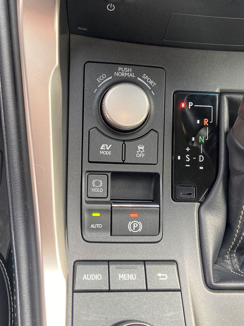 Lexus NX Series foto 15