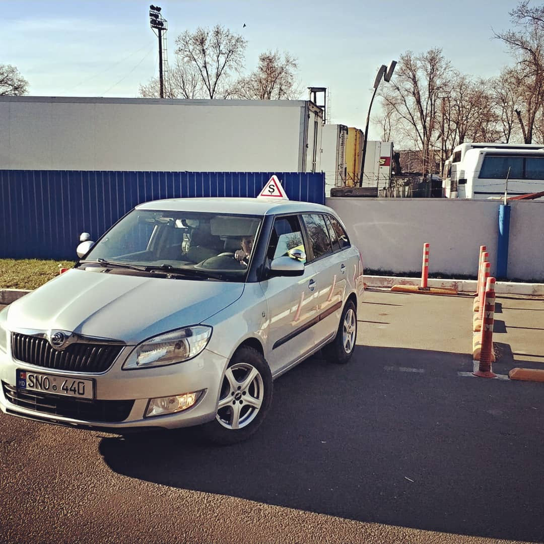 Instructor auto (cat b) lectii practice.уроки важдения. "skoda dacia".rutele. automat mecanica foto 5