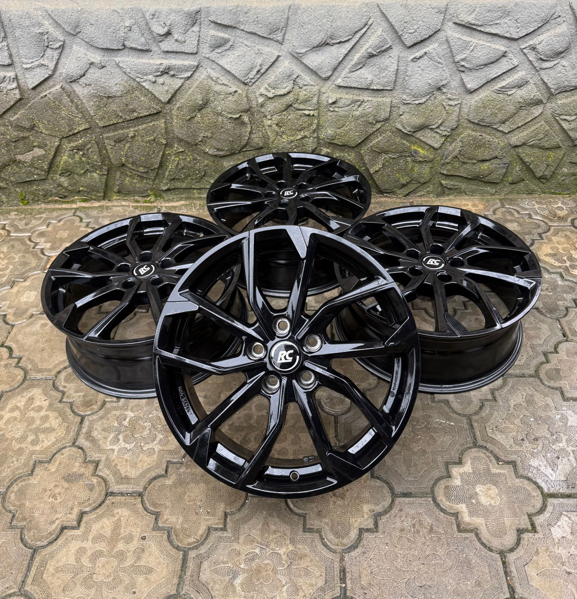 Rac R18 Wheel Rc Designe R18 5/114.3 7j et35