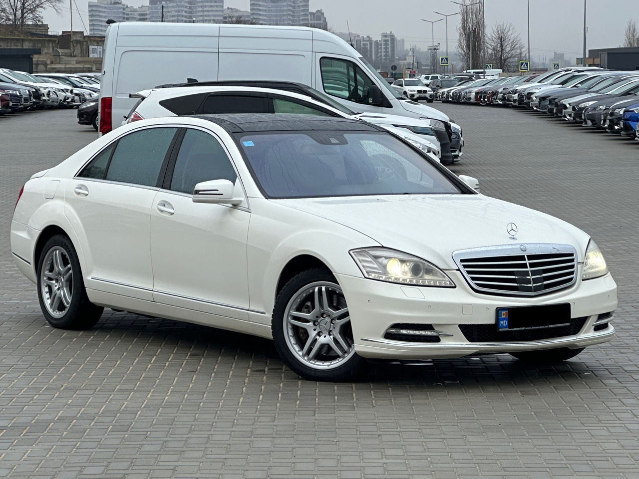 Mercedes S-Class foto 0