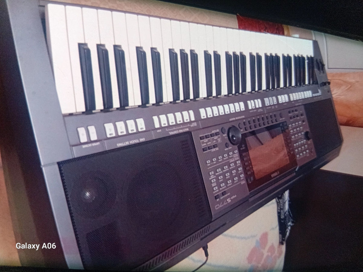 Vind Yamaha psr S770. фото 1