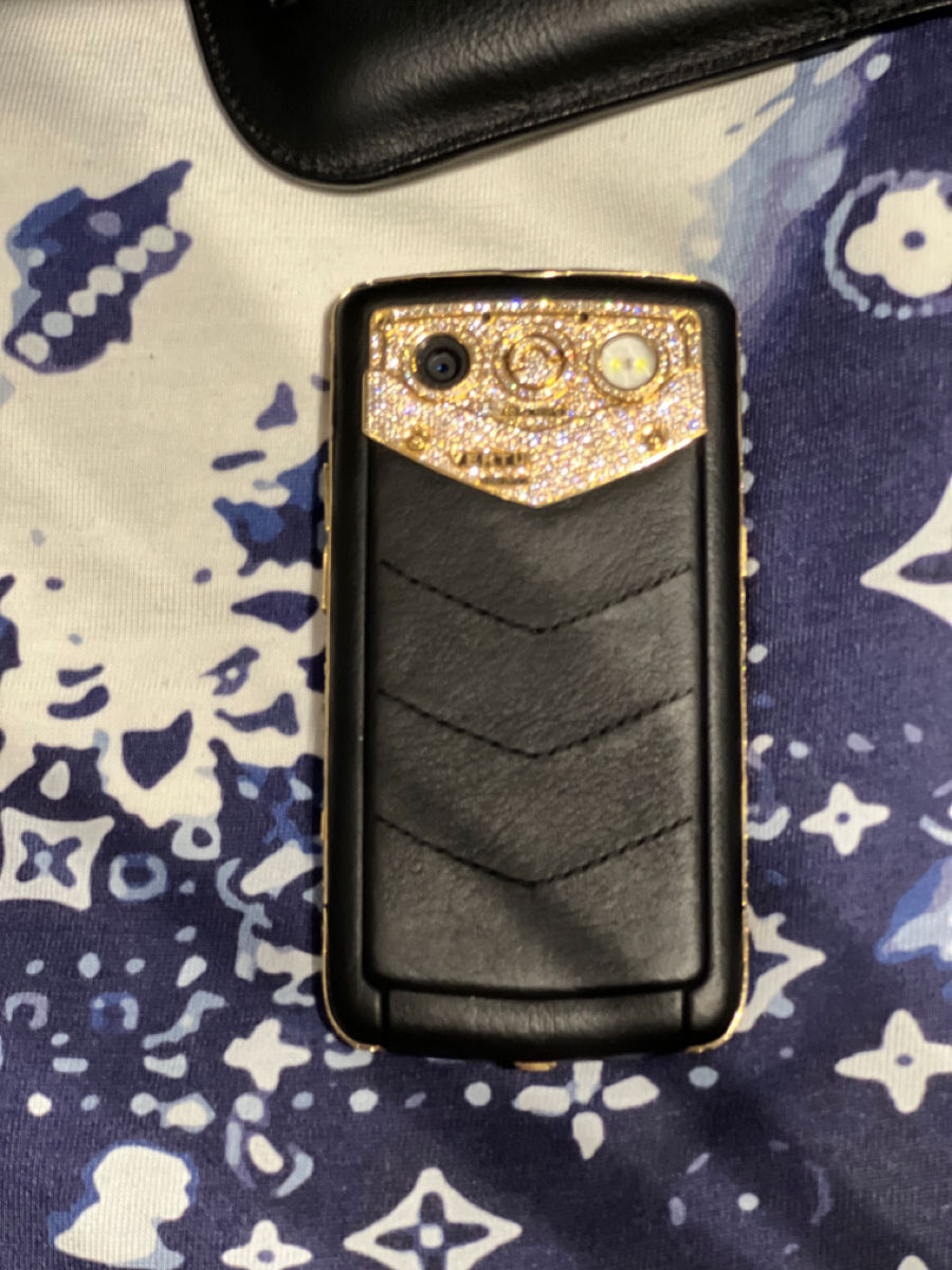 Vertu constellation quest diamond foto 5