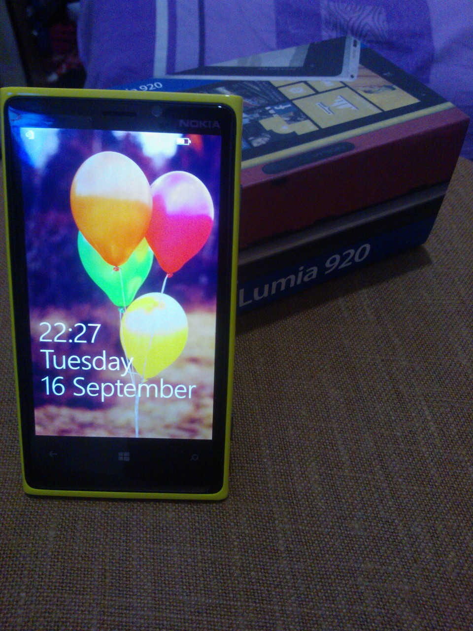 Nokia lumia 920 (yellow)