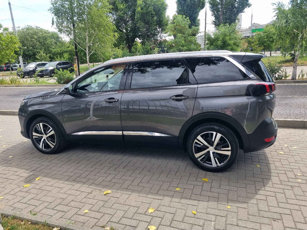 Peugeot 5008 2022 photo 9