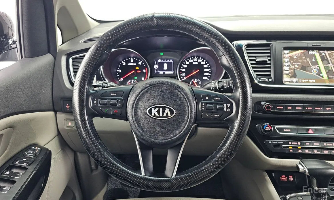 KIA Carnival foto 9