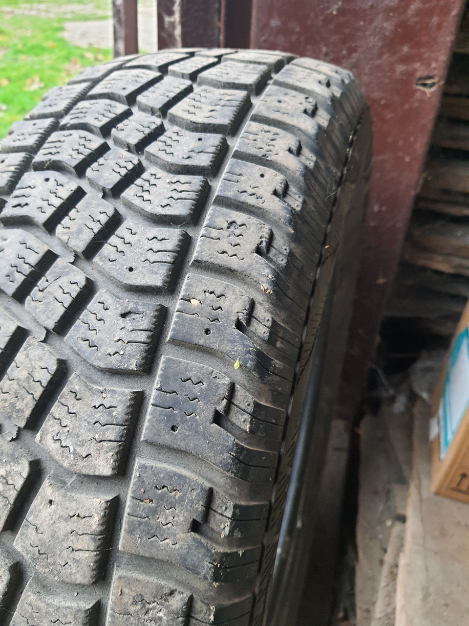 215/70 R16