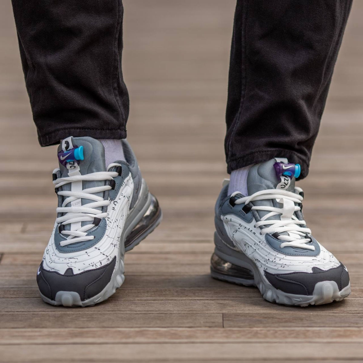 Nike Air Max 270 React Grey x Travis Scott foto 7