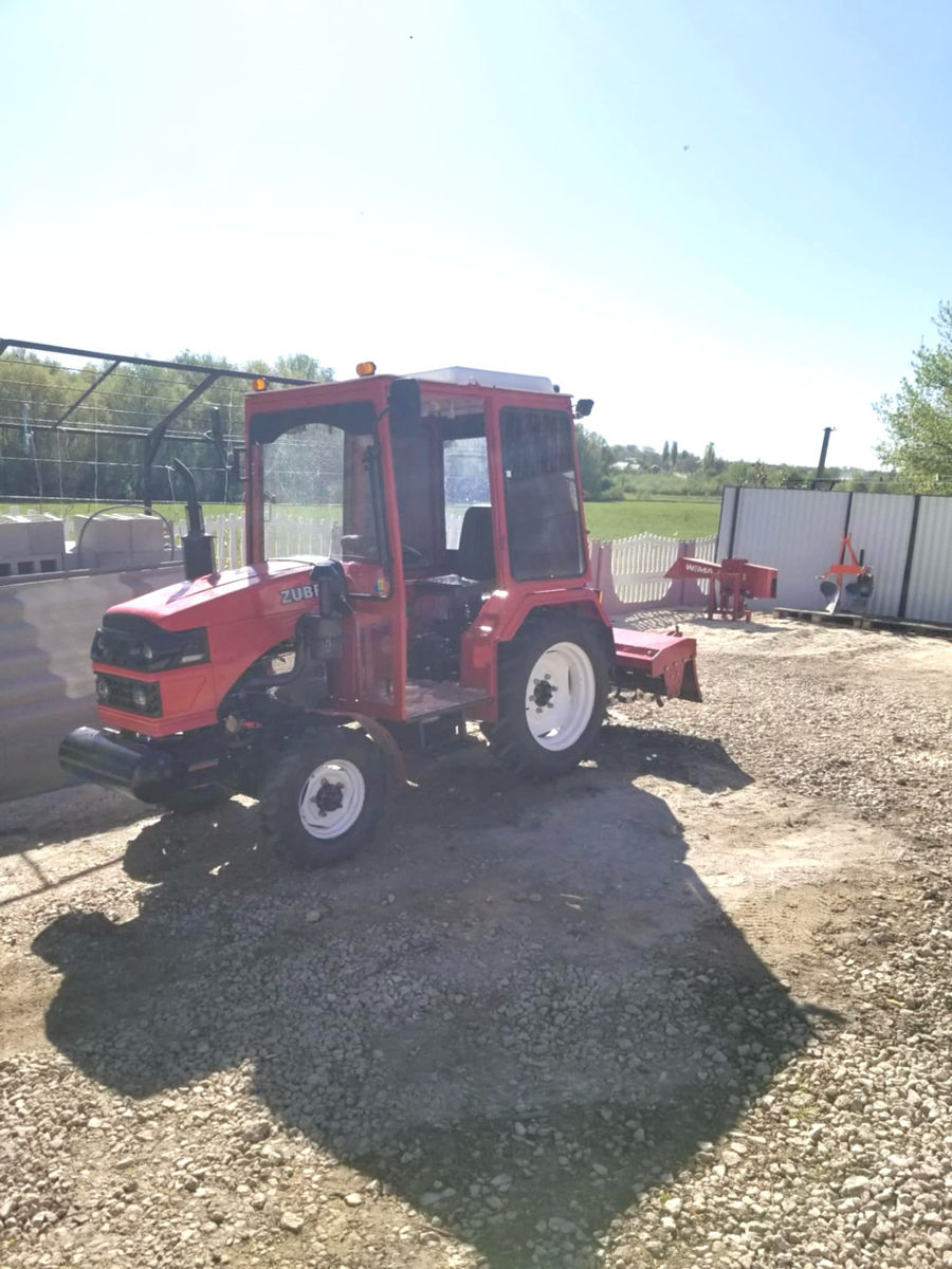 Tractor Zubr 25 c.p. foto 6