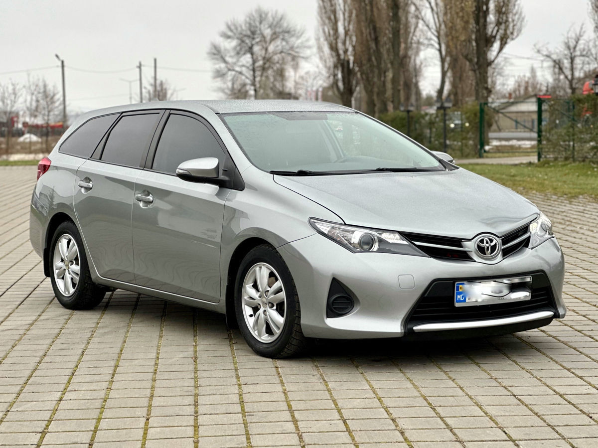 1 кр тойота. Toyota Auris универсал.