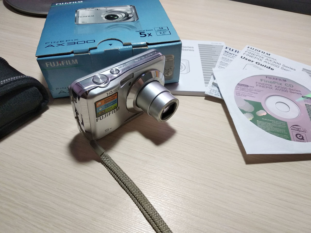 Цифровая фотокамера / Fujifilm Finepix AX300 14 megapixels