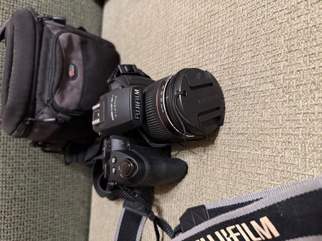 Продаю фотоаппарат Fujifilm FinePix HS20EXR ультразум фото 1