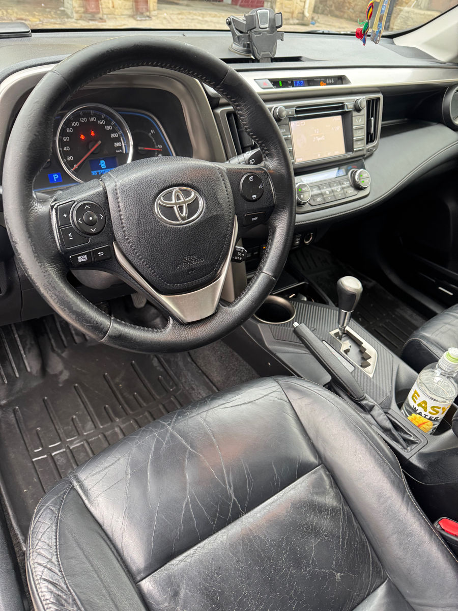 Toyota Rav 4 2013 г. с пробегом 201214 км, Газ / Бензин (пропан), 15200