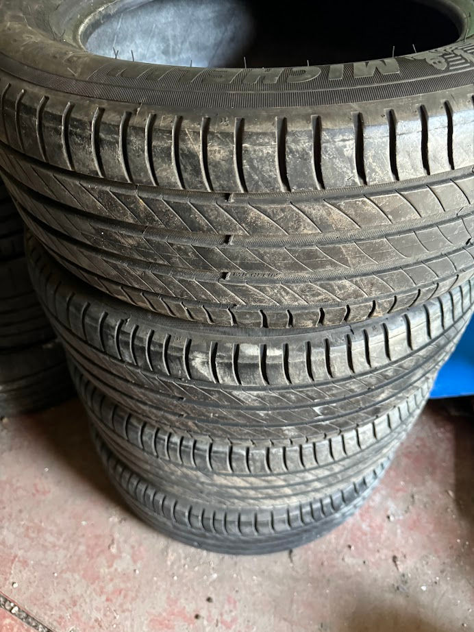 215 60 R16 Michelin