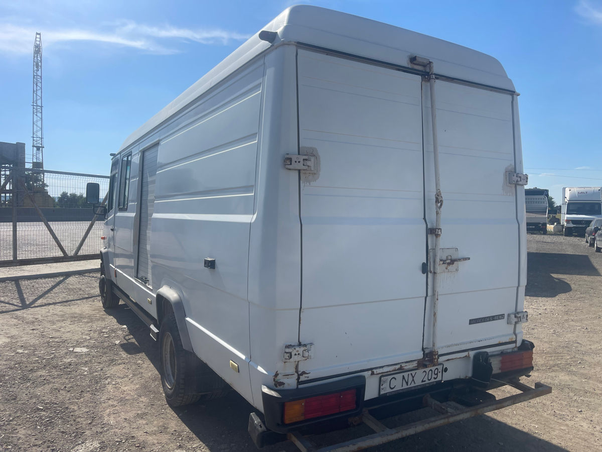 Mercedes Vario 814 foto 1