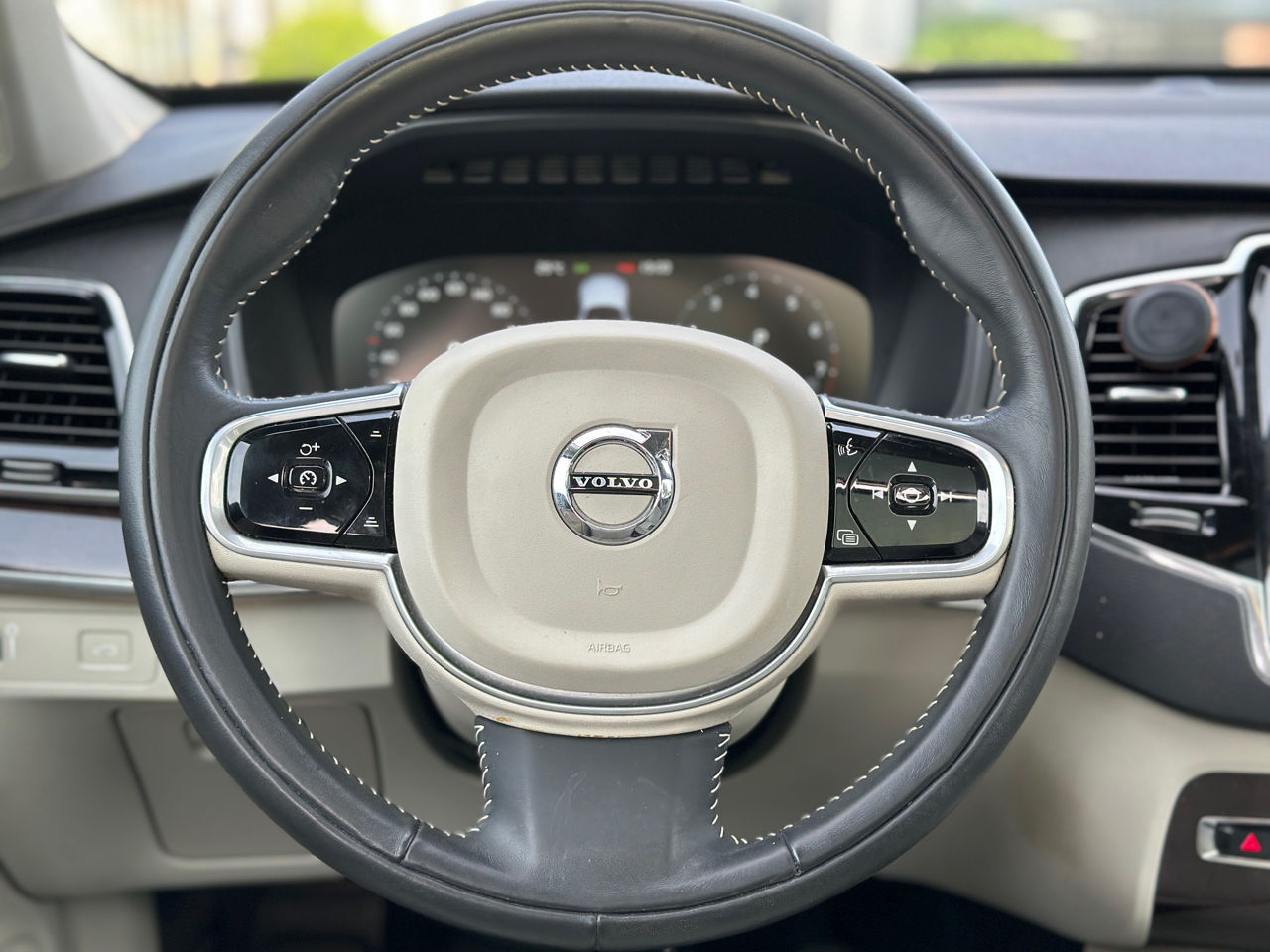 Volvo XC90 foto 8