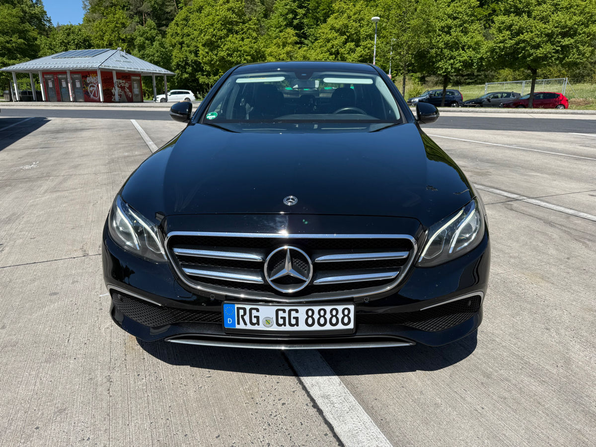 Mercedes E-Class foto 1