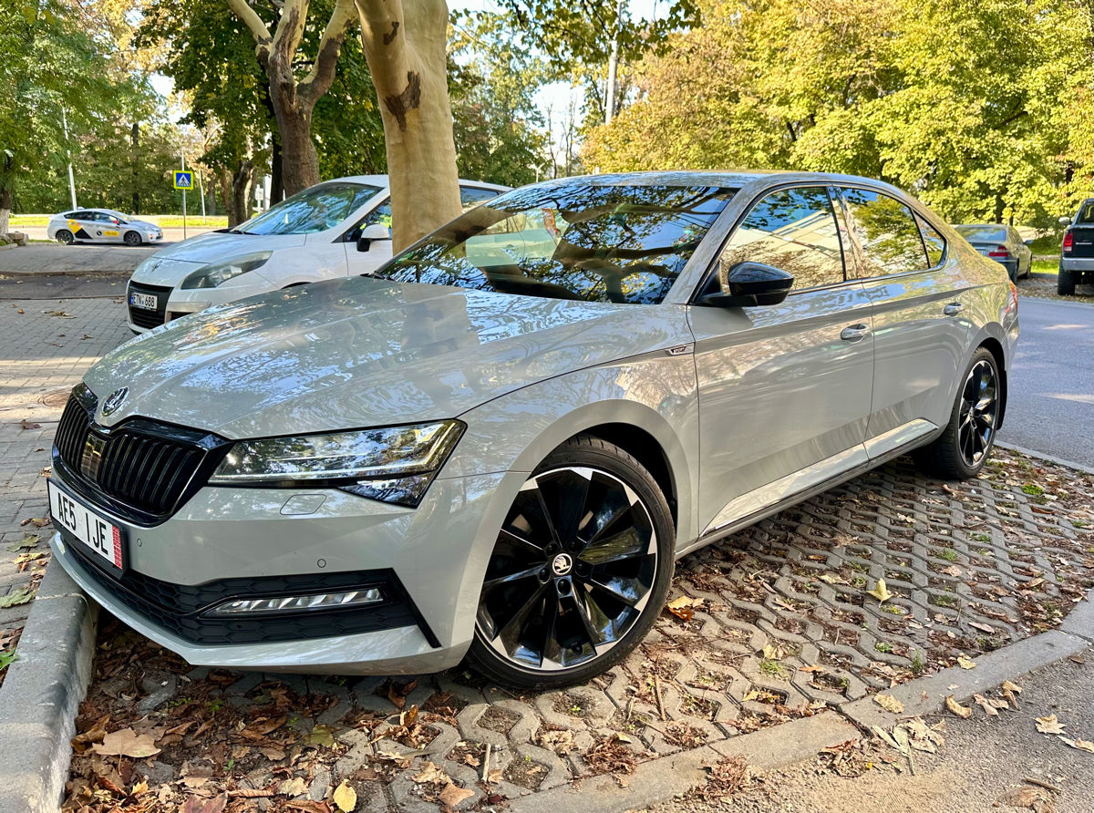 Skoda Superb foto 0