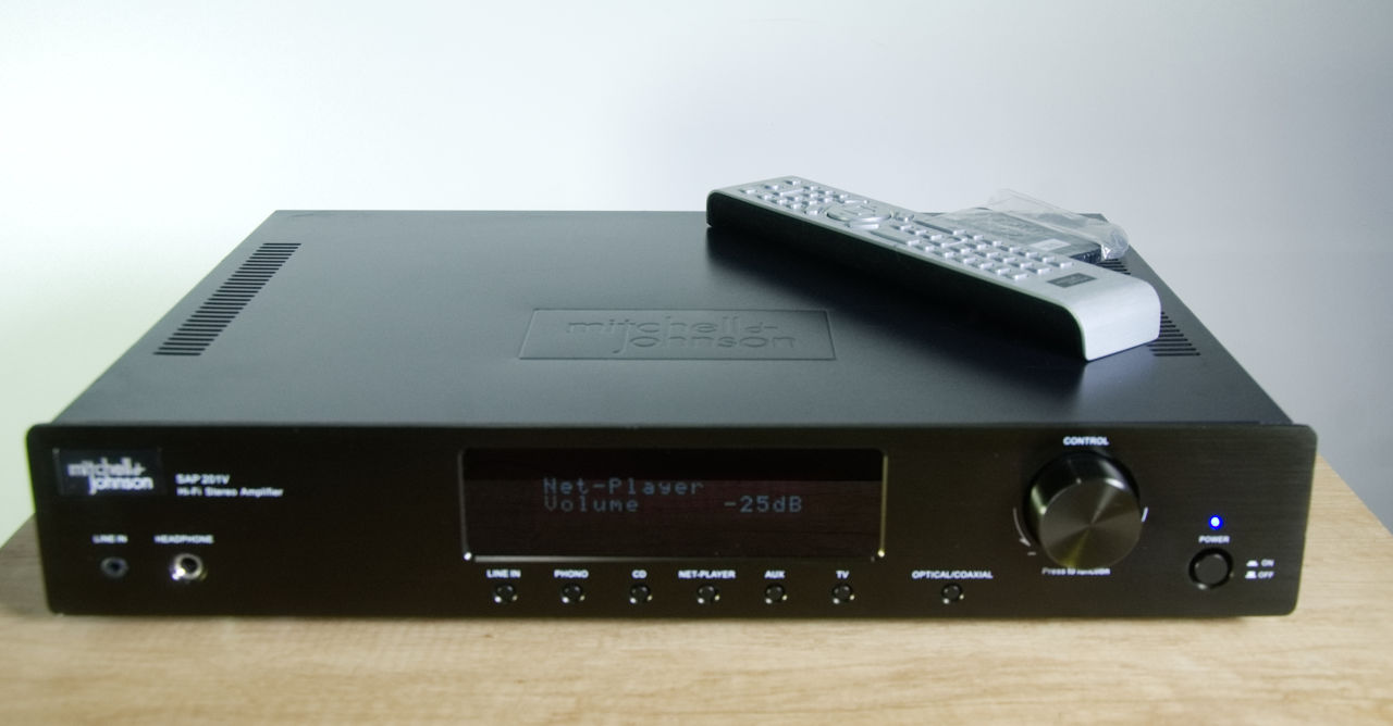 Mitchell & johnson   sap 201v hi-fi stereo amplifier / dac / phono / с 2-мя  пультами фото 1