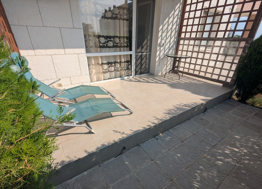 Однокомнатная квартира в Болгарии (г.Бяла), с собственной террасой-двориком, в закрытом комплексе