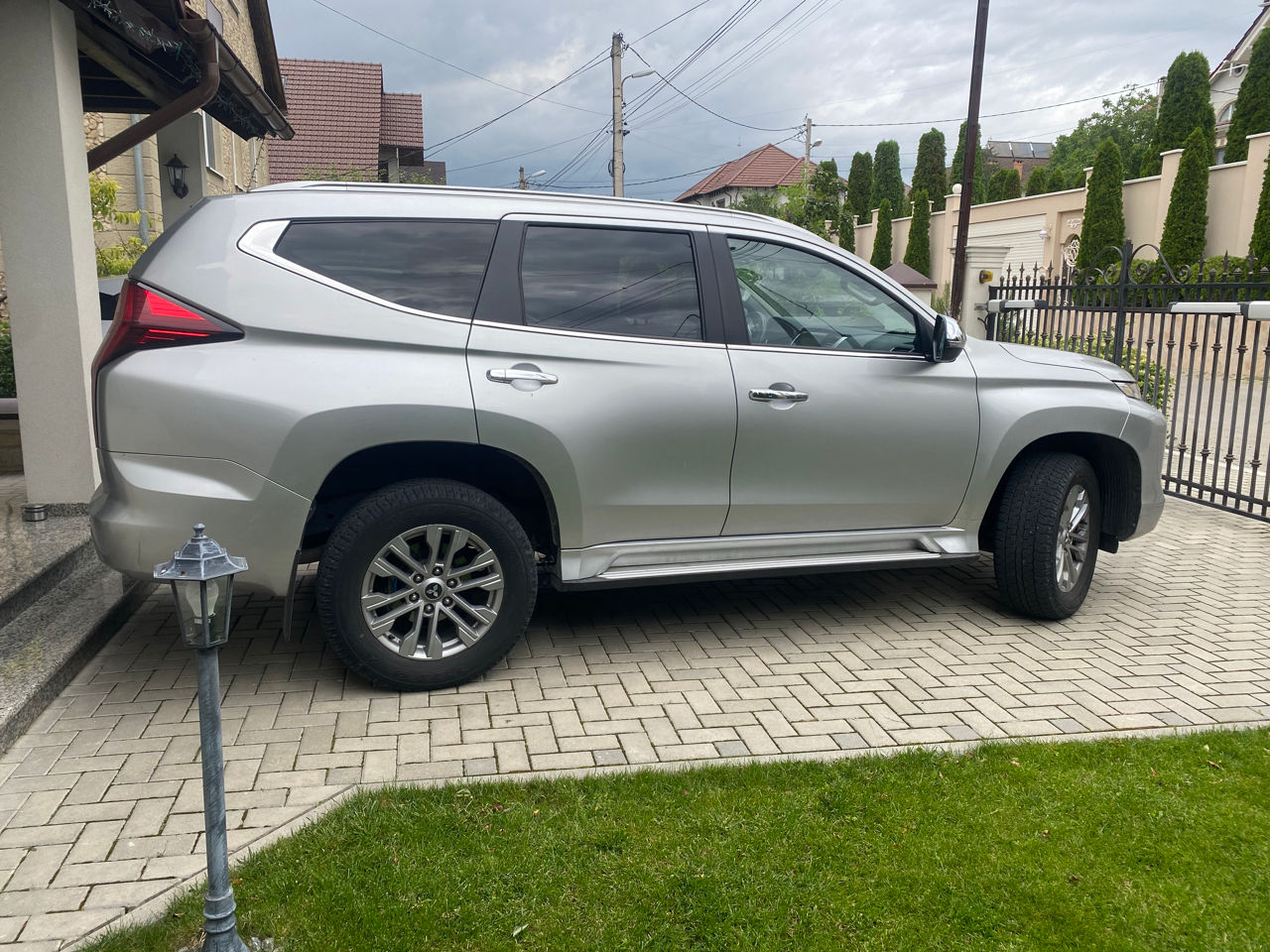 Mitsubishi Pajero Sport foto 0