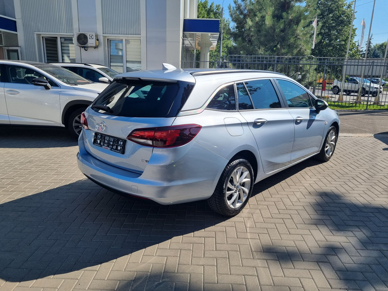 Opel Astra фото 5