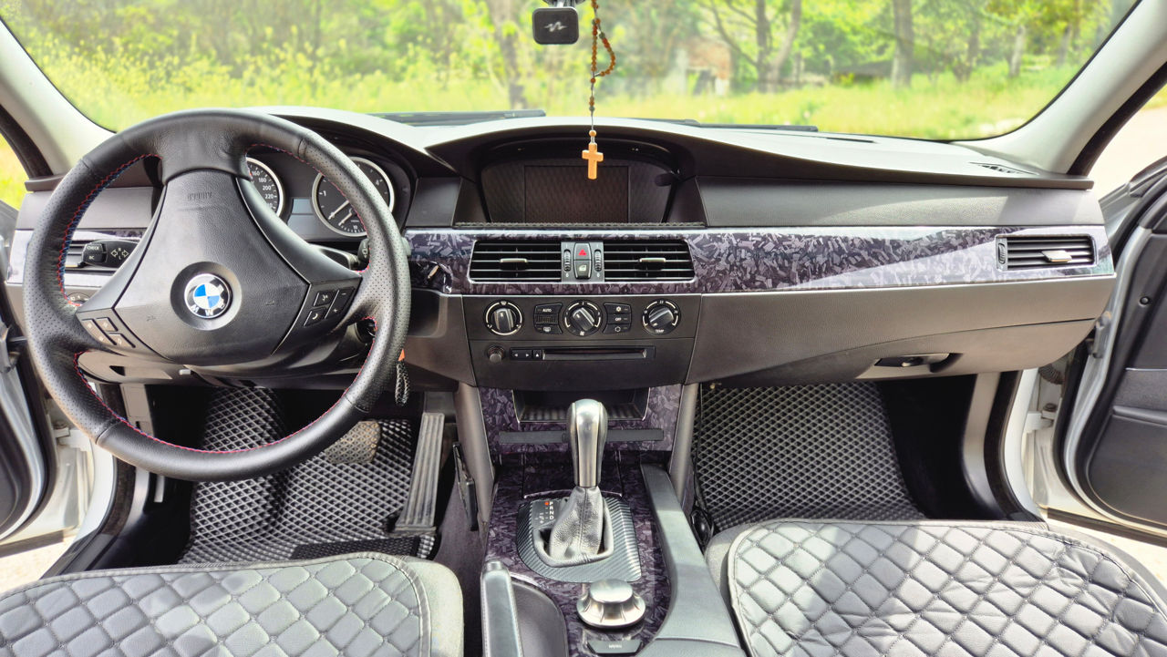 BMW 5 Series фото 2
