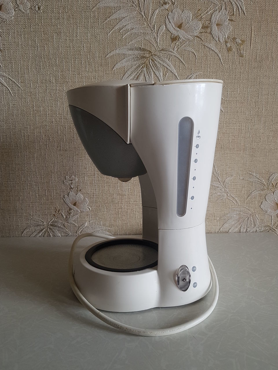 Капельная кофеварка Vitek VT-1502 W