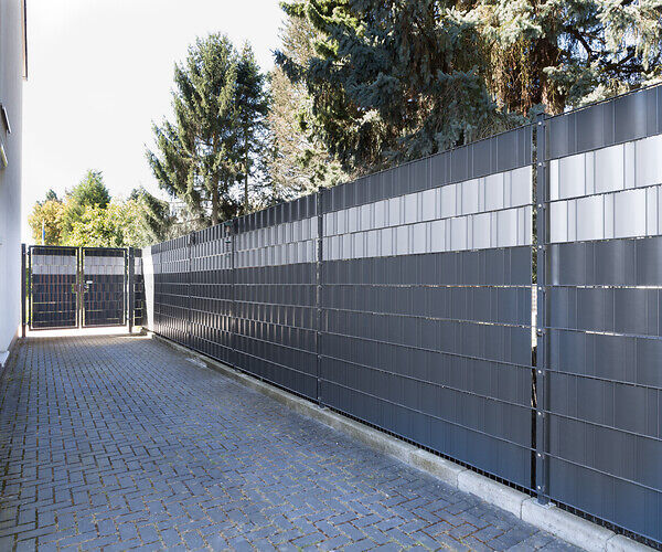 Bandă de plastic pentru gard. foto 3